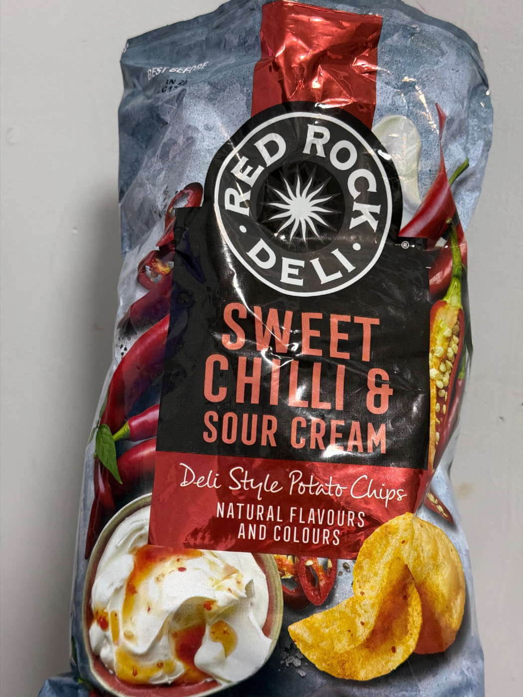 Red Rock Deli Flavoured Potato Chips Sweet Chilli & Sour Cream 165克